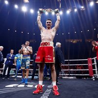 Foto: Pasaules boksa supersērija – Smits pieveic zviedru Skūglundu