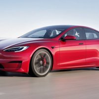 Par neuzticamāko elektromobili Vācijā atzīts 'Tesla Model S'