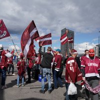 Video: Latvijas hokeja fani iesilda balsis Tamperē