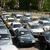 Pērn VID konstatējis pārkāpumus 99% pārbaudīto lietoto auto tirgotāju