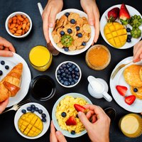 Объясняем по науке: семь продуктов, которые точно не стоит есть на завтрак