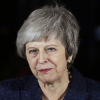 Britu premjerministre Meja izturējusi neuzticības balsojumu