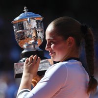 Ostapenko šokē tenisa pasauli un triumfē 'French Open'