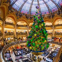 Традиционные или необычные? Топ-7 самых впечатляющих рождественских елок в мире