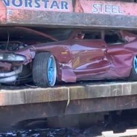 Video: Austrālijas policija iznīcina 'strītreiseru' automašīnas