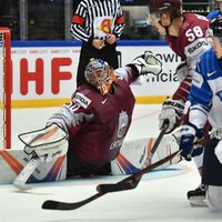 Хоккеисты сборной Латвии крупно проиграли финнам на чемпионате мира