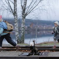 Eiropas Kinoakadēmijas Jauniešu žūrijas balvu saņēmusi norvēģu filma 'Pāri robežai'