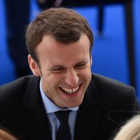 Makrons Francijas prezidenta vēlēšanās ir pārliecinošā favorīta pozīcijā, liecina aptauja