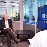 'Delfi TV ar Jāni Domburu': Piebalgs par 'Vienotības' pārmaiņām un sūci uz kuģa