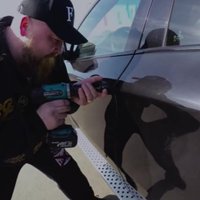 Video: Kā profesionālis vienā minūtē nozog 'BMW X6'
