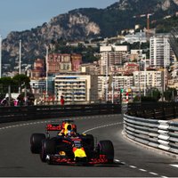 Monako 'Grand Prix': Ar jaunu trases rekordu otrajos treniņos triumfē Fetels