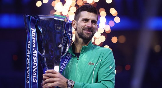 Džokovičs septīto reizi uzvar ATP sezonas noslēguma turnīrā