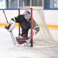Latvijas hokeja izlases treniņiem pievienojies Elvis Merzļikins