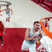 Slovēnijas basketbolisti turpina pārliecinoši; Hačimura rezultatīvāks par Dončiču