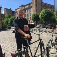 Улицы - у́же, тротуары и велодорожки — шире! Датский урбанист Ян Гейл дал советы Риге и похвалил Москву
