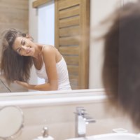 Здоровые волосы: как правильно питаться, мыть голову и делать маски
