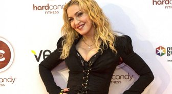 ФОТО: Мадонна шокировала небритыми подмышками