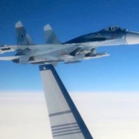 Krievijas 'Su-27' pielido bīstami tuvu Zviedrijas lidmašīnai