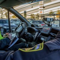 Pārbaudot 50 taksometrus Rīgā, policija konstatē 51 pārkāpumu