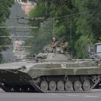 Ukrainas robežu šķērsojusi Krievijas militārās tehnikas kolonna; Maskava pieprasa pārtraukt uguni