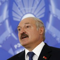 Лукашенко — Кариньшу: "Чтобы лучше говорить на русском, на нашем языке, вы к нам чаще приезжайте"