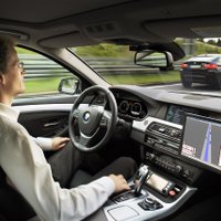 Video: 'BMW' autopilota sistēma darbībā