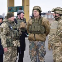 ФОТО: президент Латвии посетил Донбасс