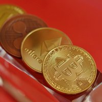 'Bitcoin' vērtība atkal šķērsojusi 50 000 dolāru robežu