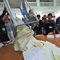 Украина: оппозиция отвергает результаты выборов в Раду