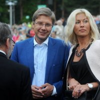 Скандал с карикатурами: супруга Ушакова вступилась за мэра