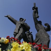 Отклонена инициатива Жданок о защите монумента Победы