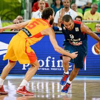 Pārkers un Francija fantastiskā cīņā gāž no troņa Spānijas basketbolistus