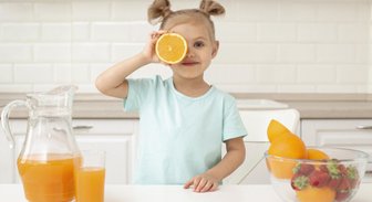Боли, усталость, перепады настроения: как понять, что ребенку не хватает витаминов