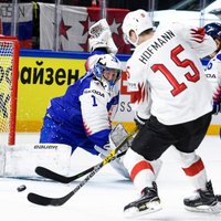 Šveices hokejisti ar 'sauso' uzvaru pār Slovākiju tiek pie otrā panākuma