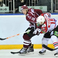 Rīgas 'Dinamo' un 'Donbass' sērijas izšķirošā spēle risināsies Bratislavā, paziņo KHL