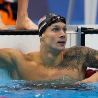 Пловцы разыграли последние медали. В олимпийском бассейне Токио — два новых мировых рекорда
