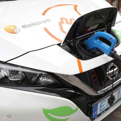 'Latvenergo' elektromobiļu uzlādes vietās ik nedēļu pieaug uzlādētās enerģijas apjoms