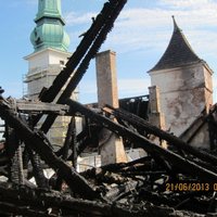 Начались восстановительные работы горевшего Рижского замка