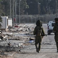 Sievietes nolaupīšana, dalība slaktiņā un munīcija: Izraēla atklāj, kā UNRWA darbinieki saistīti ar 'Hamās'
