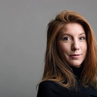 Zviedru žurnālistei Vallai uzkritis lūkas pārsegs, tiesā liecina zemūdenes īpašnieks