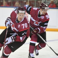 Latvijas hokejisti Hārtlija debijā 'sausā' zaudē Krievijas otrajai izlasei