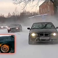Video: Jaunieši ar veciem BMW kolonnā brauc sānslīdēs un savstarpēji avarē