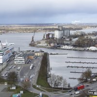 Aizliegums Krievijas karoga kuģiem ienākt ES ostās neatstās būtisku ietekmi uz Rīgas un Liepājas ostām