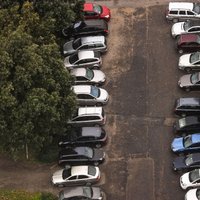 Рижская стройуправа начала закрывать частные автостоянки