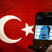 Эрдоган хочет контролировать соцсети. Чем опасен новый закон в Турции