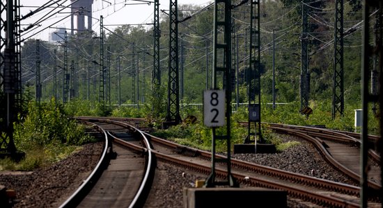 Vācijā sešas dienas streikos pasažieru vilcienu vadītāji