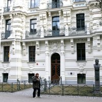 Шадурскис обеспечит повторное утверждение Палзова ректором SSE Riga