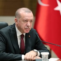 Erdogans sola turpināt prettriecienus tiem, kas uzbrukuši Turcijas armijai