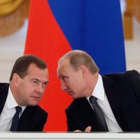 Путин и Медведев отчитались о доходах