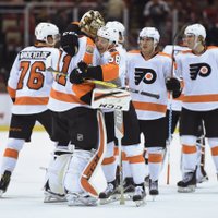 Filadelfijas 'Flyers' pirmie šosezon NHL tiek pie 10 uzvaru sērijas